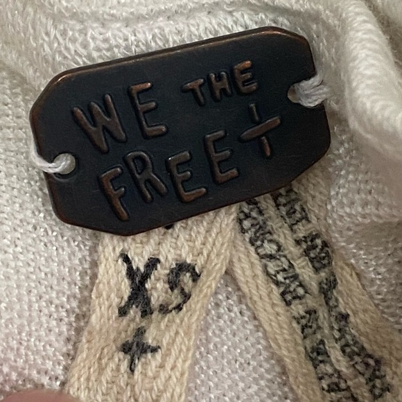 FREE PEOPLE We The Free Never Give Up Oversized Top V Neck Tee in Ivory White XS - Picture 12 of 13